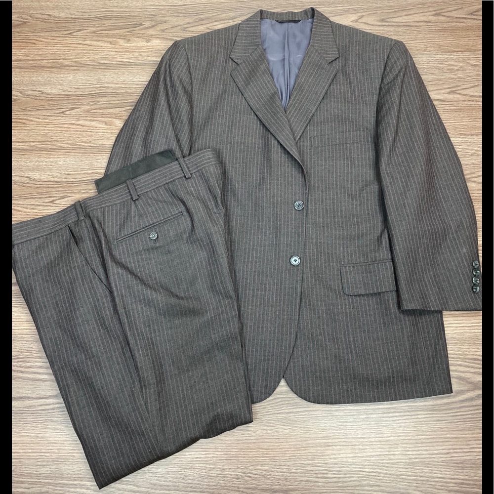 Tom James Charcoal Grey w/ Pink Pinstripe Suit 46S